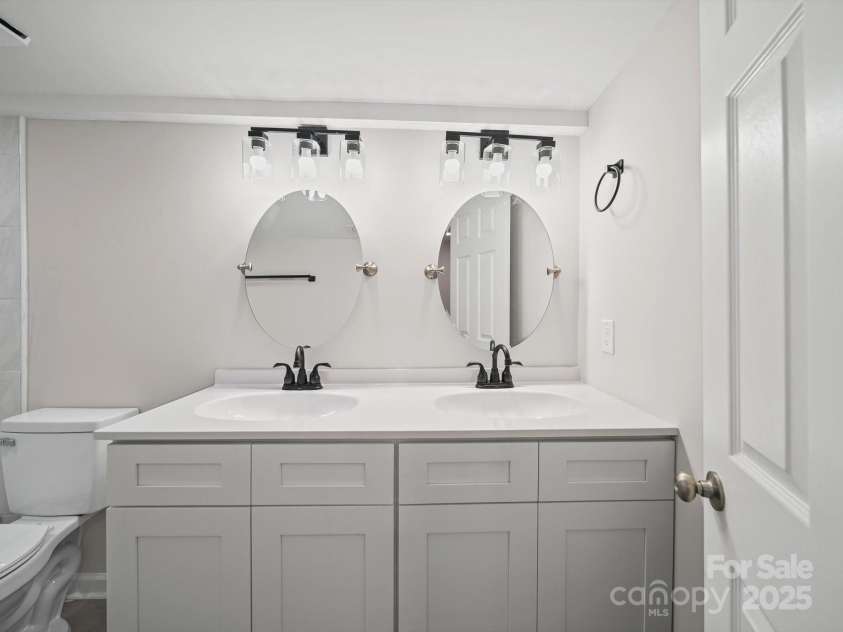 5 Cooper Street, Salisbury, NC 28144.  MLS# CAR4282765, YatesRealty ID 30757. Primary Bathroom