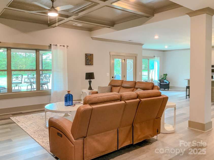 17 Peyton Lane, Simpsonville, SC 29681.  MLS# CAR4268001, YatesRealty ID 30758. 