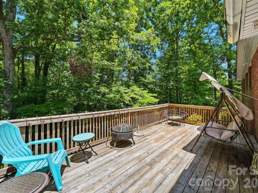 200 Westwood Drive, Morganton, NC 28655.  MLS# CAR4391941, YatesRealty ID 30759. 