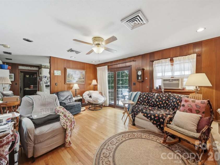 200 Westwood Drive, Morganton, NC 28655.  MLS# CAR4391941, YatesRealty ID 30759. 