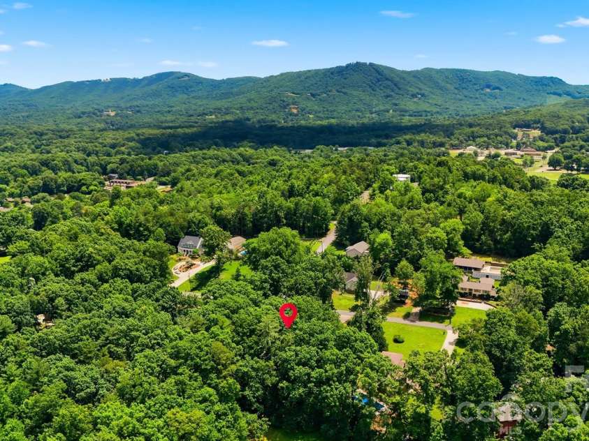 200 Westwood Drive, Morganton, NC 28655.  MLS# CAR4391941, YatesRealty ID 30759. 