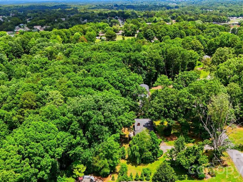 200 Westwood Drive, Morganton, NC 28655.  MLS# CAR4391941, YatesRealty ID 30759. 