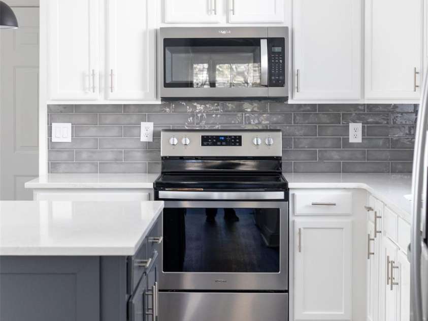 15725 Chipping Drive, Huntersville, NC 28078.  MLS# CAR4335017, YatesRealty ID 3076. 