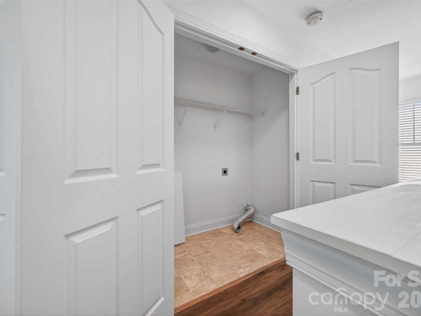 15725 Chipping Drive, Huntersville, NC 28078.  MLS# CAR4335017, YatesRealty ID 3076. Laundry area