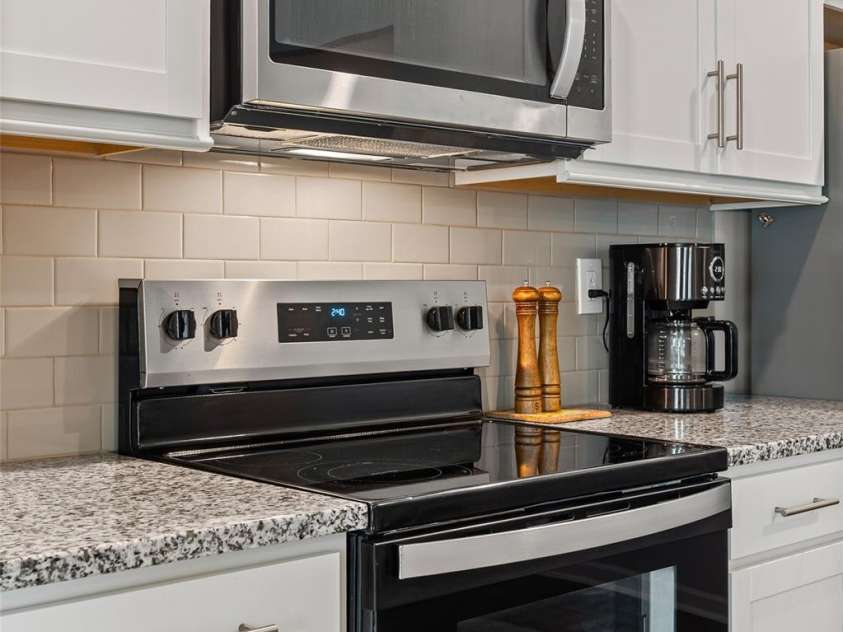 1235 Rutherford Street, York, SC 29745.  MLS# CAR4289846, YatesRealty ID 30760. Stainless Steel Appliances