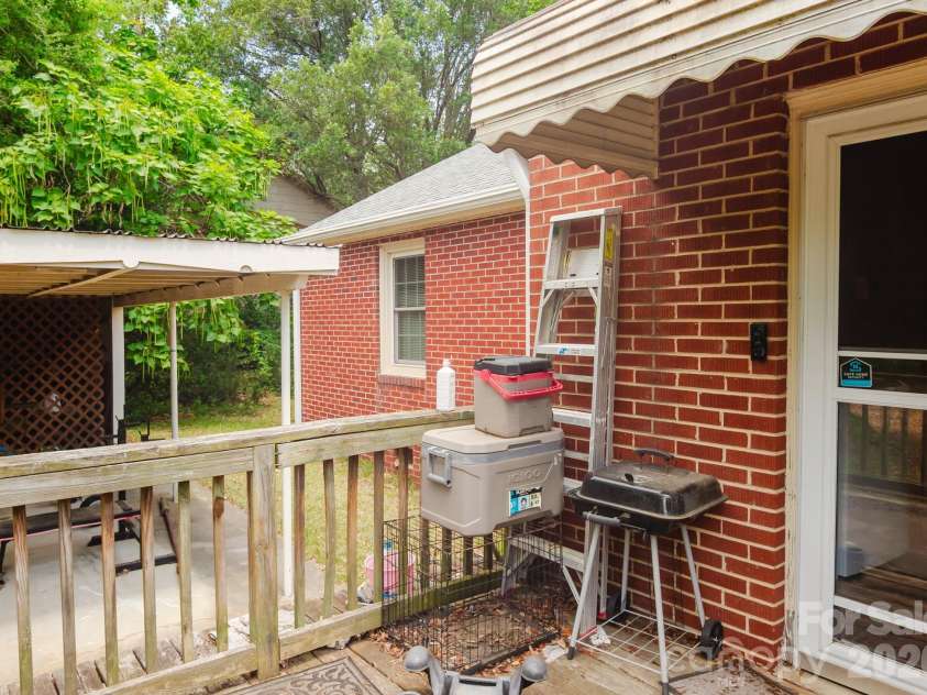 303 Myrtle Avenue, Hamlet, NC 28345.  MLS# CAR4393489, YatesRealty ID 30760. 