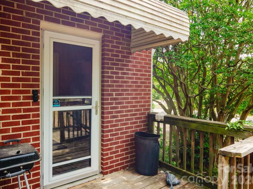303 Myrtle Avenue, Hamlet, NC 28345.  MLS# CAR4393489, YatesRealty ID 30760. 