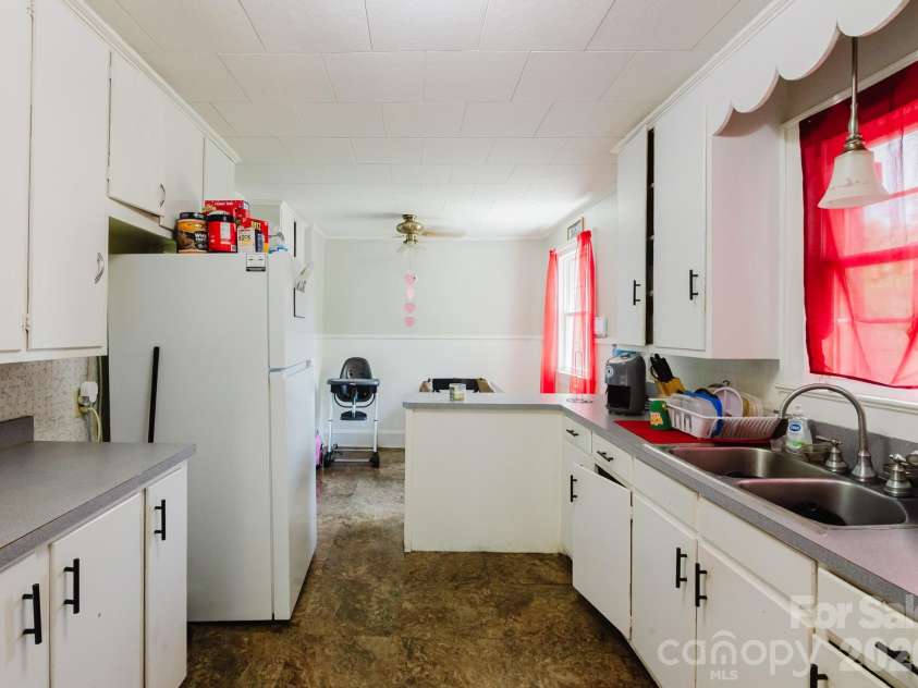 303 Myrtle Avenue, Hamlet, NC 28345.  MLS# CAR4393489, YatesRealty ID 30760. 