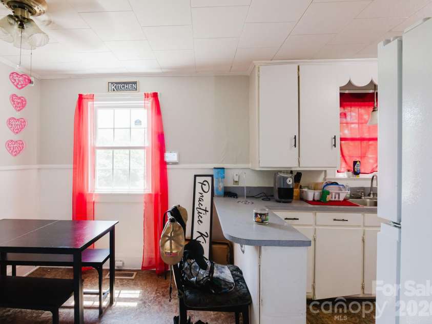 303 Myrtle Avenue, Hamlet, NC 28345.  MLS# CAR4393489, YatesRealty ID 30760. 
