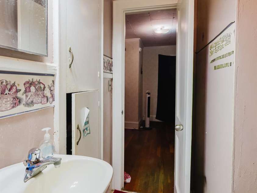 303 Myrtle Avenue, Hamlet, NC 28345.  MLS# CAR4393489, YatesRealty ID 30760. 