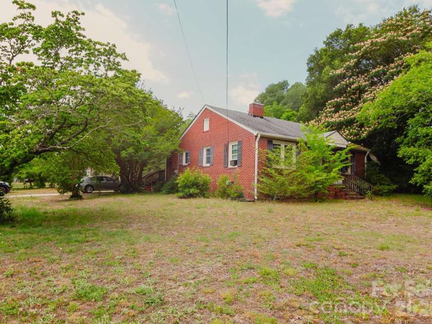 303 Myrtle Avenue, Hamlet, NC 28345.  MLS# CAR4393489, YatesRealty ID 30760. 