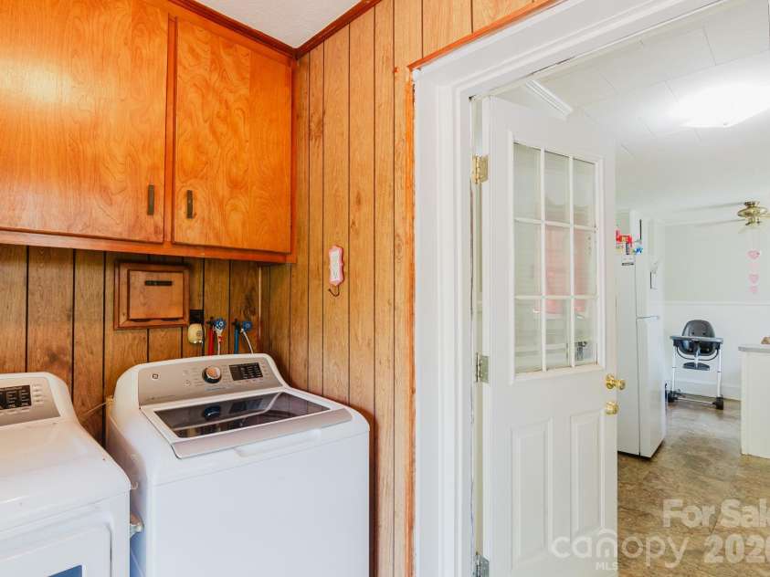 303 Myrtle Avenue, Hamlet, NC 28345.  MLS# CAR4393489, YatesRealty ID 30760. Laundry room