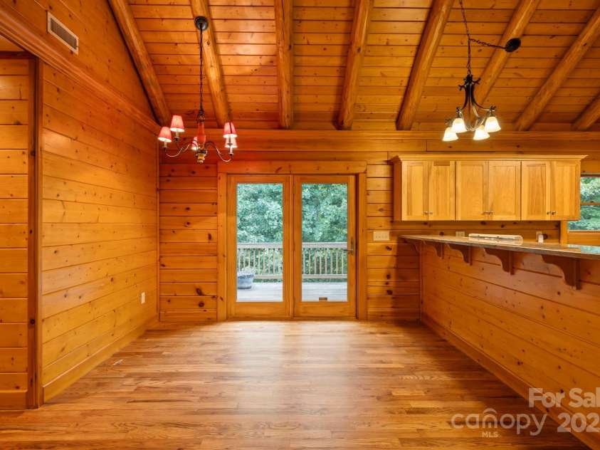 266 Rhododendron Drive, Saluda, NC 28773.  MLS# CAR4288597, YatesRealty ID 30762. Dining area