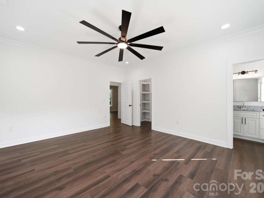 993 13th Street, Lancaster, SC 29720.  MLS# CAR4393883, YatesRealty ID 30762. 