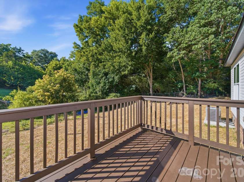 993 13th Street, Lancaster, SC 29720.  MLS# CAR4393883, YatesRealty ID 30762. 