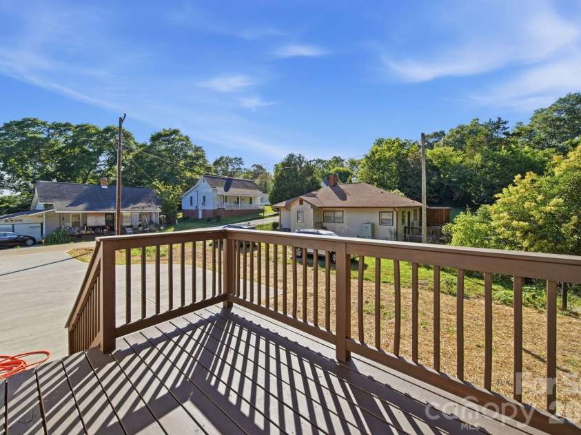 993 13th Street, Lancaster, SC 29720.  MLS# CAR4393883, YatesRealty ID 30762. 