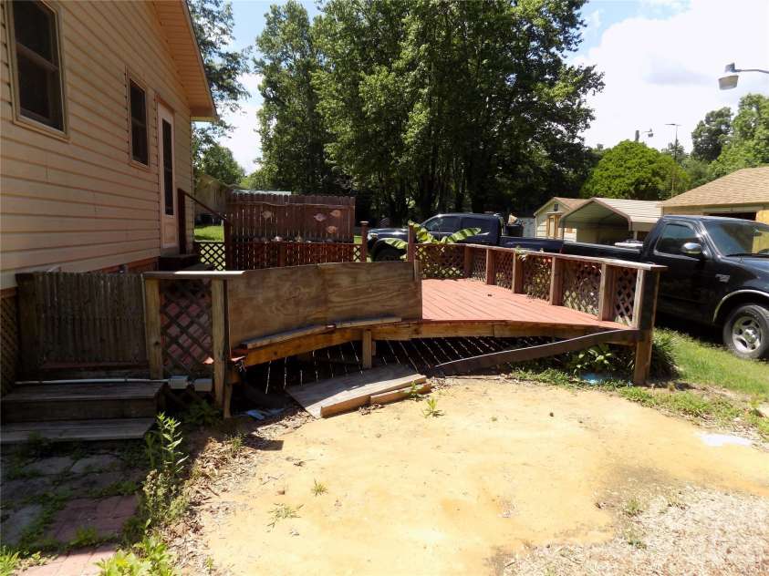 704 Craig Street, Cherryville, NC 28021.  MLS# CAR4394115, YatesRealty ID 30764. 