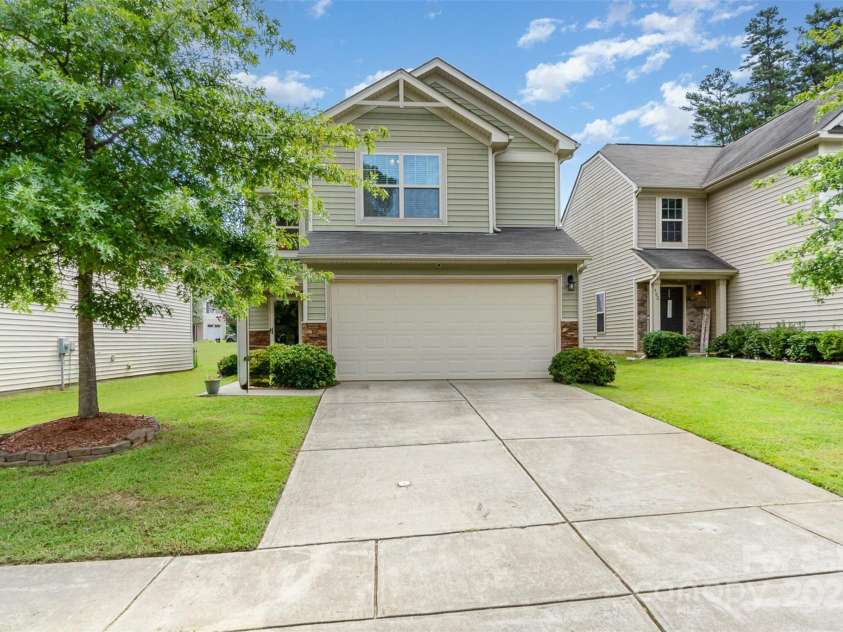 906 Rook Road, Charlotte, NC 28216.  MLS# CAR4281976, YatesRealty ID 30764. 