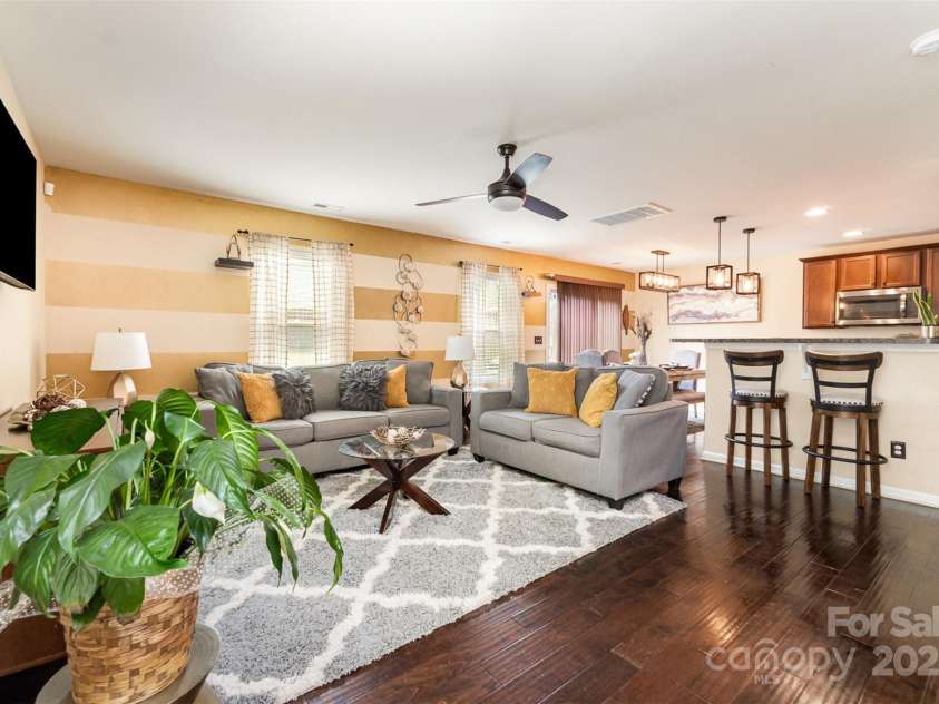 906 Rook Road, Charlotte, NC 28216.  MLS# CAR4281976, YatesRealty ID 30764. 