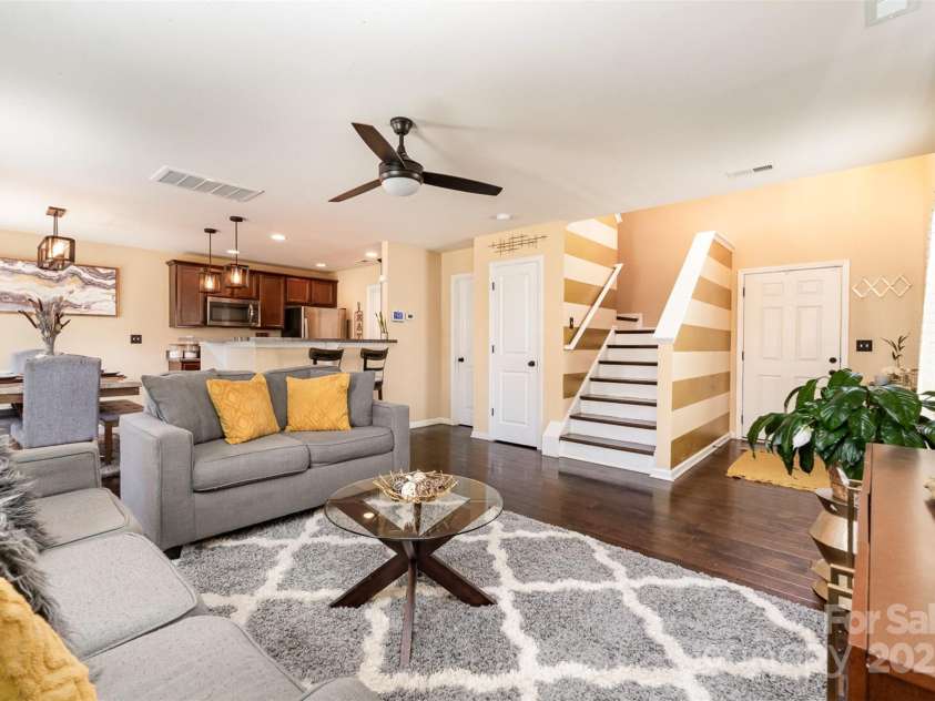 906 Rook Road, Charlotte, NC 28216.  MLS# CAR4281976, YatesRealty ID 30764. 