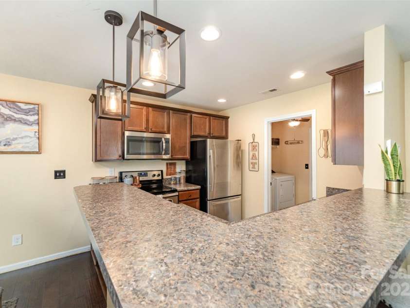 906 Rook Road, Charlotte, NC 28216.  MLS# CAR4281976, YatesRealty ID 30764. 