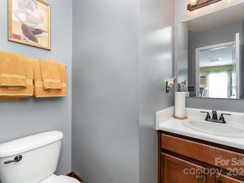 906 Rook Road, Charlotte, NC 28216.  MLS# CAR4281976, YatesRealty ID 30764. 