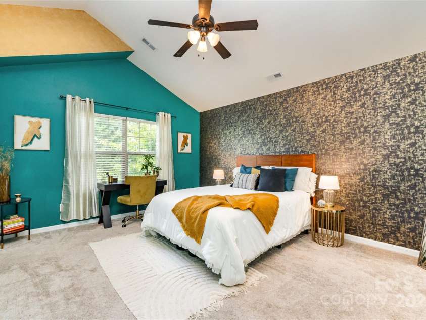 906 Rook Road, Charlotte, NC 28216.  MLS# CAR4281976, YatesRealty ID 30764. 