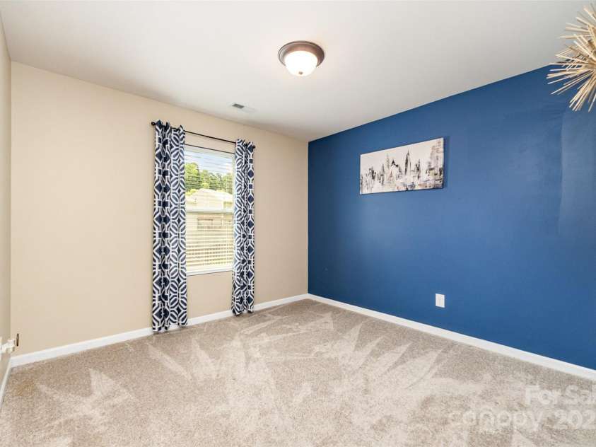 906 Rook Road, Charlotte, NC 28216.  MLS# CAR4281976, YatesRealty ID 30764. 