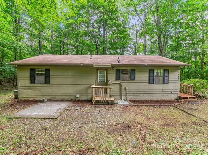 186 Hamlin Lane, Mars Hill, NC 28754.  MLS# CAR4289189, YatesRealty ID 30765. 