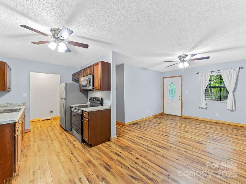 186 Hamlin Lane, Mars Hill, NC 28754.  MLS# CAR4289189, YatesRealty ID 30765. 