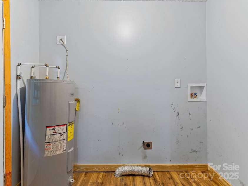 186 Hamlin Lane, Mars Hill, NC 28754.  MLS# CAR4289189, YatesRealty ID 30765. 