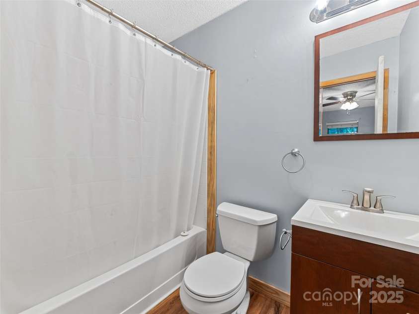 186 Hamlin Lane, Mars Hill, NC 28754.  MLS# CAR4289189, YatesRealty ID 30765. 