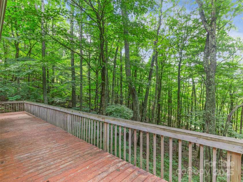 186 Hamlin Lane, Mars Hill, NC 28754.  MLS# CAR4289189, YatesRealty ID 30765. 