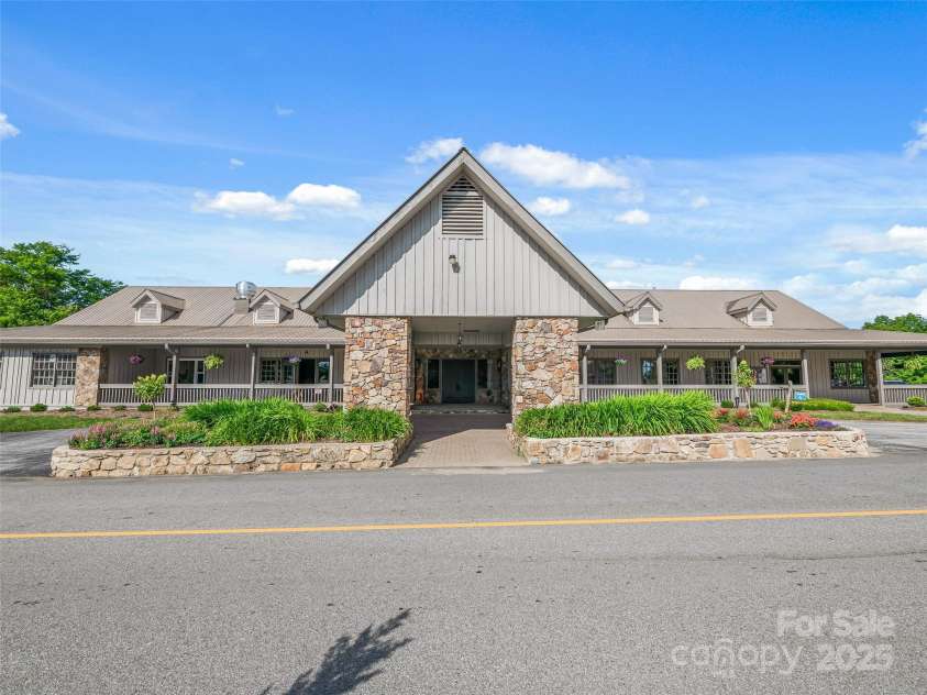 186 Hamlin Lane, Mars Hill, NC 28754.  MLS# CAR4289189, YatesRealty ID 30765. 