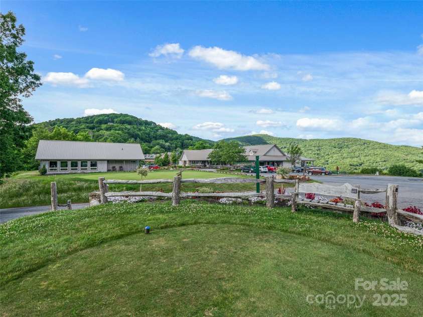 186 Hamlin Lane, Mars Hill, NC 28754.  MLS# CAR4289189, YatesRealty ID 30765. 