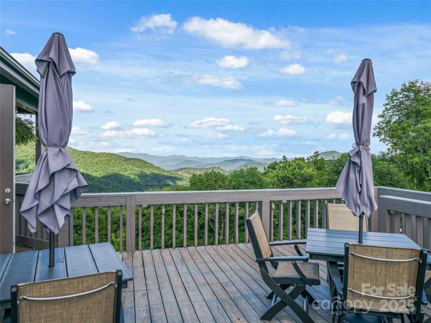 186 Hamlin Lane, Mars Hill, NC 28754.  MLS# CAR4289189, YatesRealty ID 30765. 