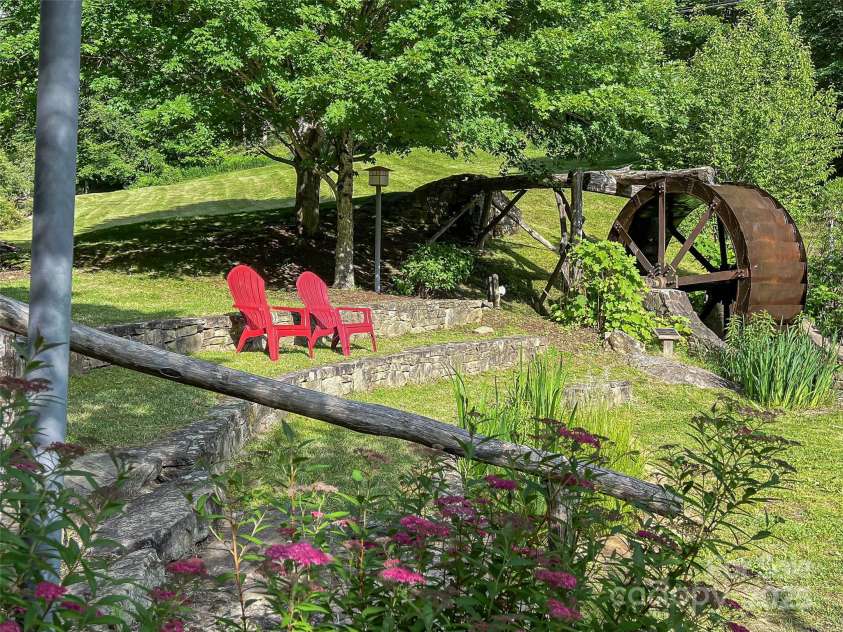 186 Hamlin Lane, Mars Hill, NC 28754.  MLS# CAR4289189, YatesRealty ID 30765. 