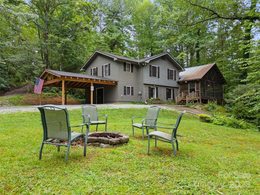 138 Stillwagon Lane, Cedar Mountain, NC 28718.  MLS# CAR4288259, YatesRealty ID 30766. 