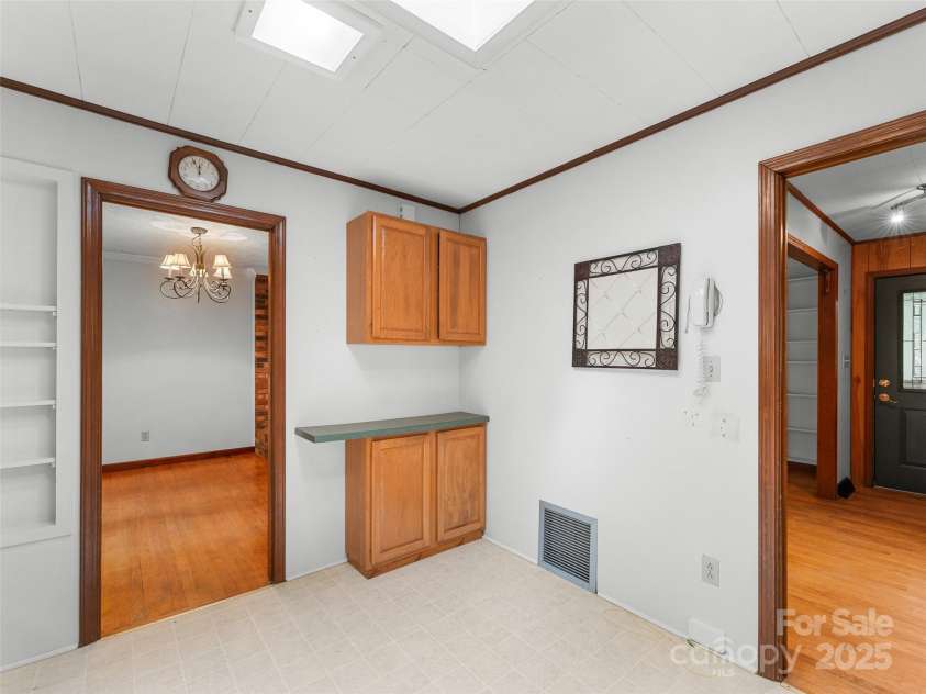 138 Stillwagon Lane, Cedar Mountain, NC 28718.  MLS# CAR4288259, YatesRealty ID 30766. Kitchen