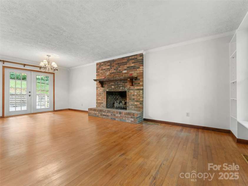 138 Stillwagon Lane, Cedar Mountain, NC 28718.  MLS# CAR4288259, YatesRealty ID 30766. Living Room