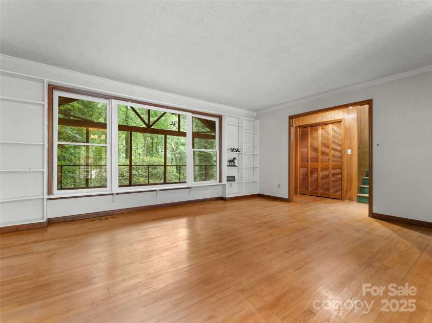 138 Stillwagon Lane, Cedar Mountain, NC 28718.  MLS# CAR4288259, YatesRealty ID 30766. Living Room