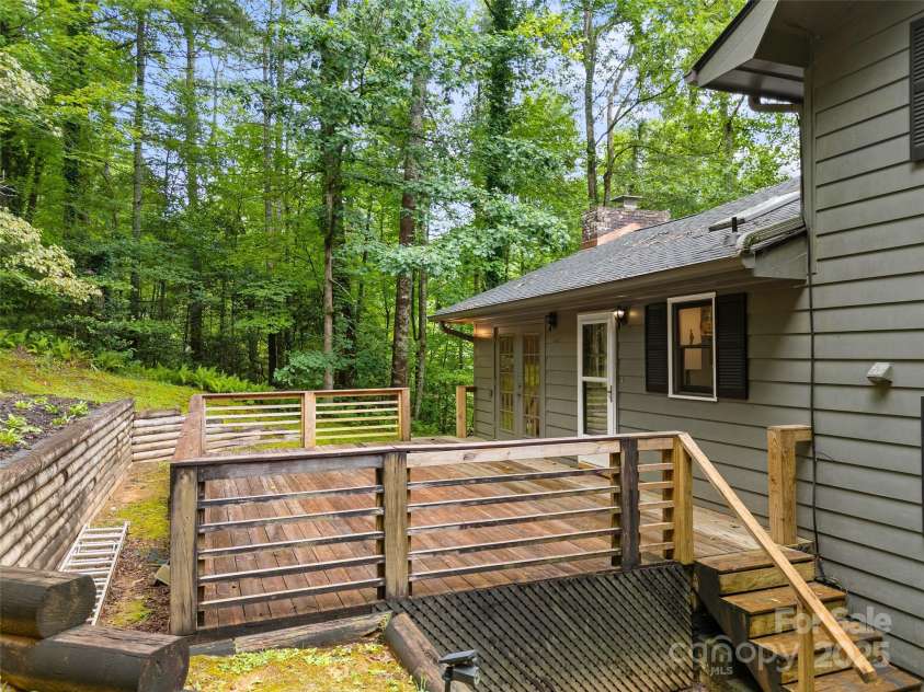 138 Stillwagon Lane, Cedar Mountain, NC 28718.  MLS# CAR4288259, YatesRealty ID 30766. Open Back Deck