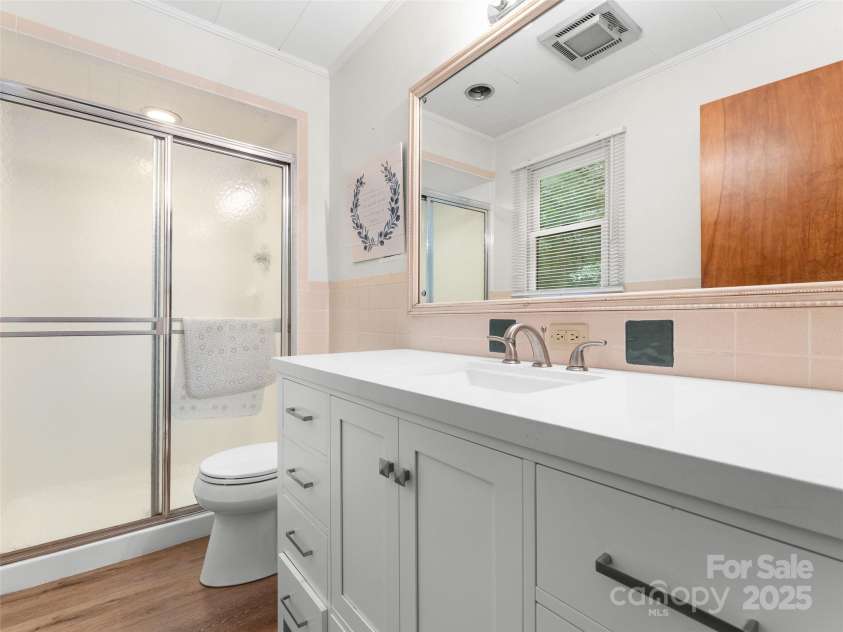 138 Stillwagon Lane, Cedar Mountain, NC 28718.  MLS# CAR4288259, YatesRealty ID 30766. Upstairs Bedroom 3 Ensuite Full Bathroom (Primary)