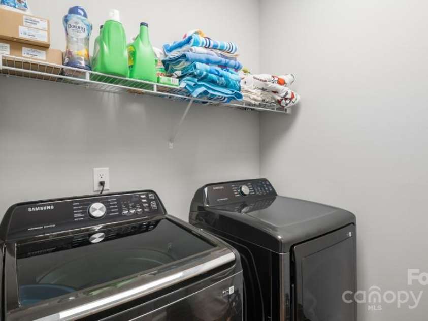 2410 Cedar Lane, Kernersville, NC 27284.  MLS# CAR4289980, YatesRealty ID 30767. 