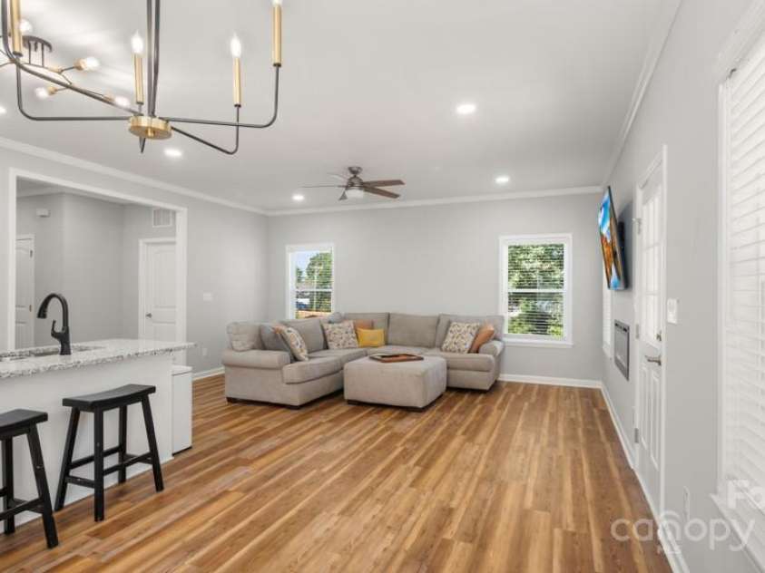 2410 Cedar Lane, Kernersville, NC 27284.  MLS# CAR4289980, YatesRealty ID 30767. 