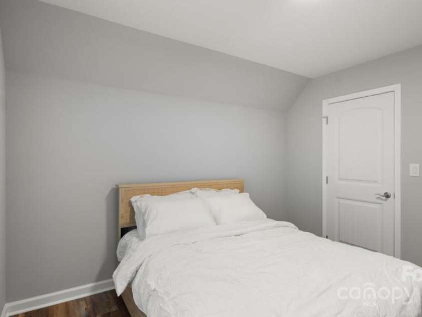 2410 Cedar Lane, Kernersville, NC 27284.  MLS# CAR4289980, YatesRealty ID 30767. 