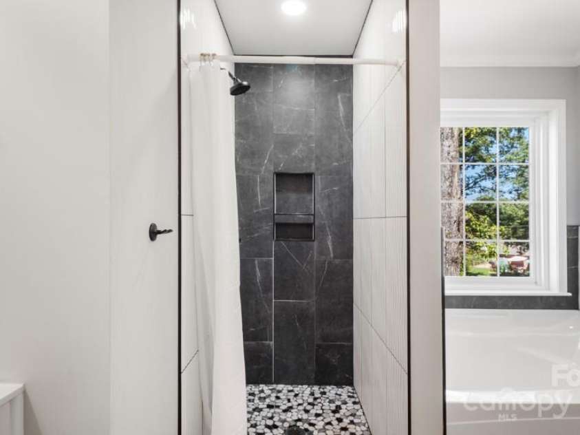2410 Cedar Lane, Kernersville, NC 27284.  MLS# CAR4289980, YatesRealty ID 30767. 