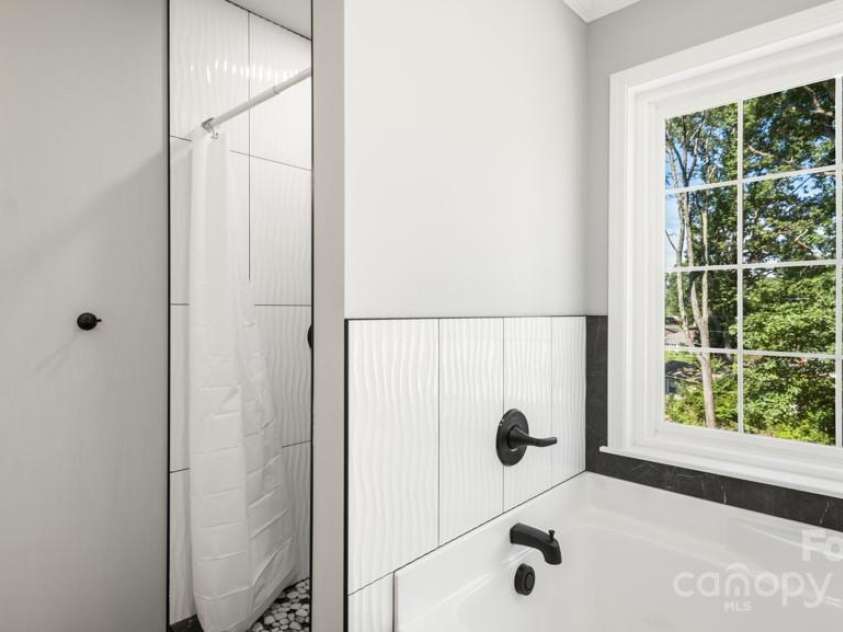 2410 Cedar Lane, Kernersville, NC 27284.  MLS# CAR4289980, YatesRealty ID 30767. 