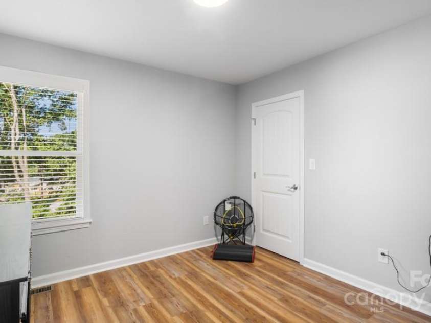 2410 Cedar Lane, Kernersville, NC 27284.  MLS# CAR4289980, YatesRealty ID 30767. 
