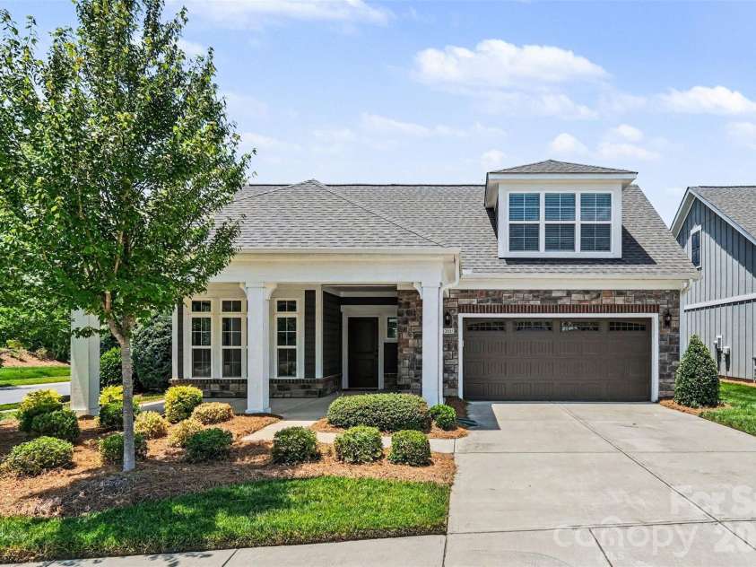 12005 Grove Crossing Drive, Huntersville, NC 28078.  MLS# CAR4391005, YatesRealty ID 3077. 